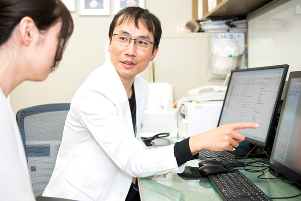 もりお内科 診察室での検査結果説明と今後の説明