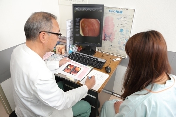 西新井大腸肛門科 画像を見ながら、詳しく検査結果を聞く