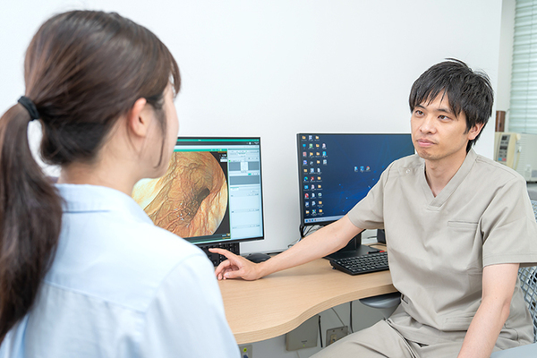 旭街道にしかわ内科クリニック 検査結果の説明を受ける