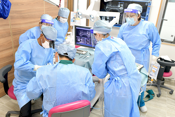 うすい歯科・矯正歯科クリニック しっかり噛める喜びをもう一度 細部までこだわるインプラント手術