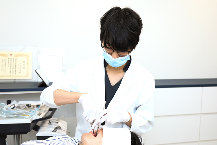 名古屋東別院ヒュッゲデンタルクリニック 流れの説明や痛みの軽減も重視 親知らず抜歯は口腔外科の専門家に