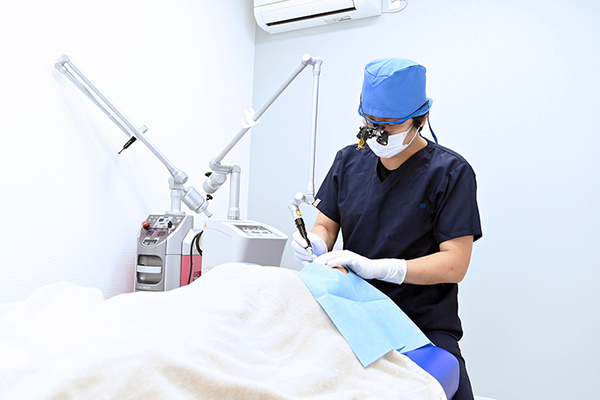 ひふみるクリニック 保険診療で治療が受けられる 形成外科の医師が行う眼瞼下垂症手術