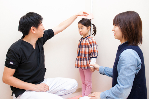 とびた整形外科・内科クリニック 子どもの成長に新しい可能性 3歳から取り組む小児の低身長症