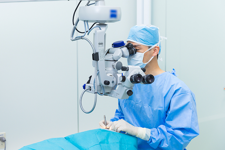 アイクリニック南町田 駅直結で両眼同時手術も可能 日帰り白内障手術