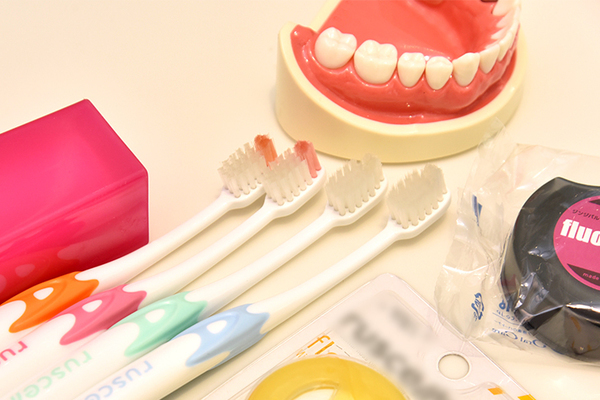 青山クオーツデンタルクリニック 痛みを感じにくい大人の虫歯にも 歯を残すため極力削らない治療を