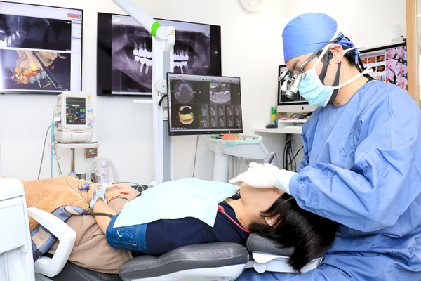 小川歯科医院 手術支援システムを活用した 長期安定をめざすインプラント治療