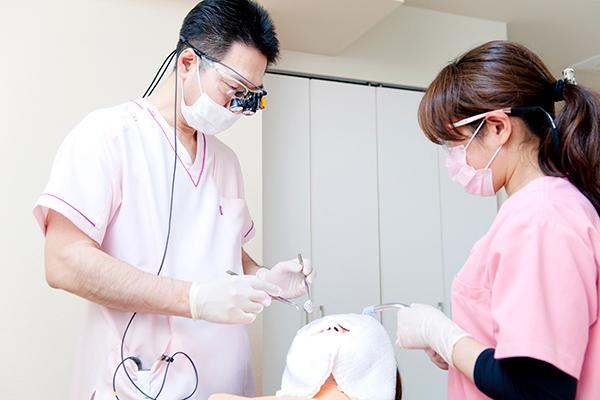 武田歯科医院 神経麻痺のリスクが小さい 2回法による親知らずの抜歯