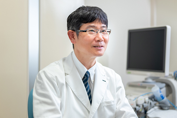 福津内科クリニック 日本糖尿病学会糖尿病専門医である市川院長が診療にあたる