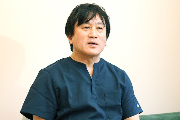 白楽とみやま歯科クリニック 口腔内疾患の予防について豊富な知識と技術を持つ富山院長