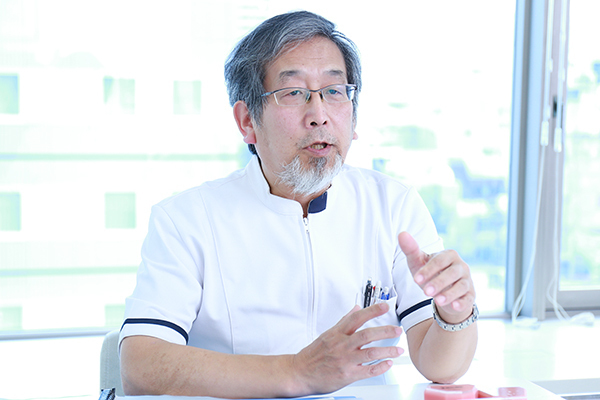 森川矯正歯科クリニック 院長は矯正歯科を専門に長年研鑽を積んできた