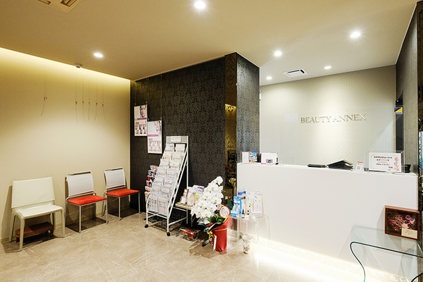 本郷安富クリニック 老若男女問わず、幅広い世代の患者が来院する