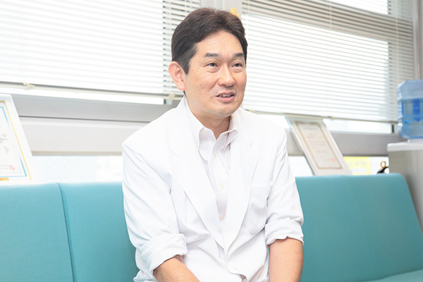 吉田矯正歯科クリニック 矯正のメリットを話す田中院長