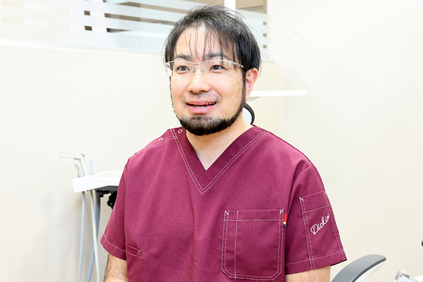 歯科ほんだクリニック 「天然歯を健康な状態で維持することが重要」と話す院長