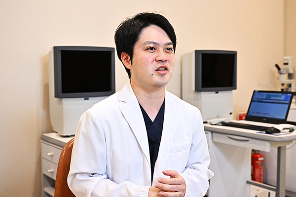 南船橋眼科 日本専門医機構眼科専門医の資格を持つ佐倉院長