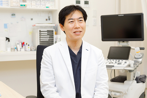 まえだ整形外科リウマチクリニック 「必要な検査、治療を受けていただきたい」と話す院長