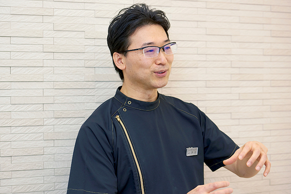 エール歯科医院 「予防管理型歯科医院」を目標に掲げ、患者に向き合う戸川院長