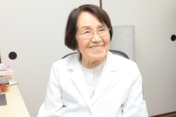 漢方心療内科 藤井医院 女性特有の心身の悩みに対して親身に相談に応じる藤井院長