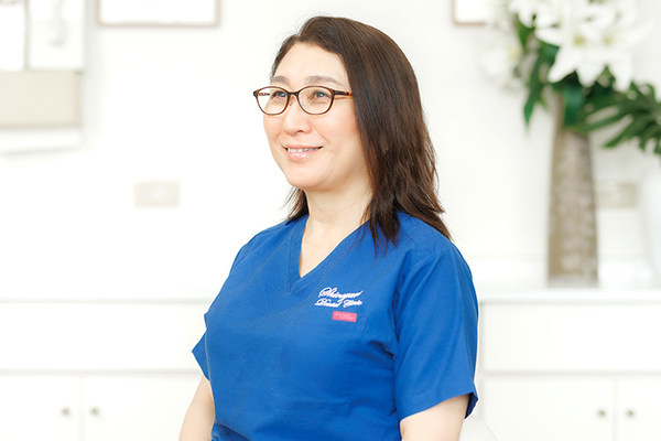 しらゆりデンタルクリニック 見えないところこそしっかりと治療を行いたいと話す蒲生院長