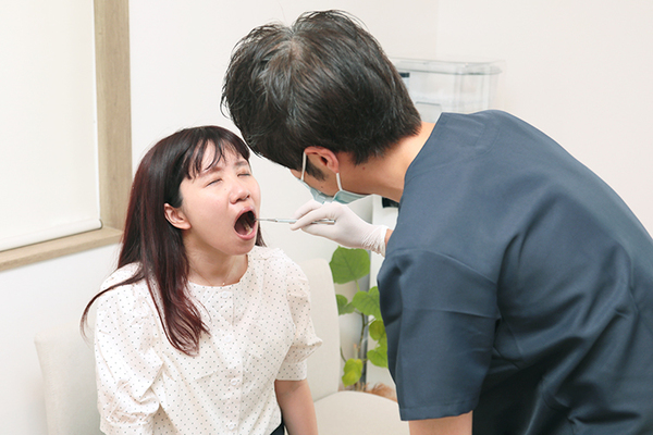 はっとり歯科 患者の自宅や介護施設などに赴き、できる限り多くの患者に対応