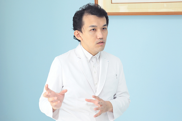 御所東デンタルクリニック 安心と満足度の追求をめざしている奥井院長