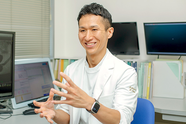 田中整形外科クリニック 親身になって、患者の話を聞く田中院長