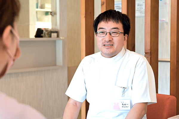 やすい耳鼻咽喉科 多くの人で症状を軽減することが期待できると話す安井院長