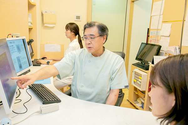 医療法人 蔵本ウイメンズクリニック モニターを用いながら、わかりやすく説明をしてくれる