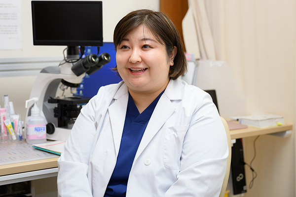 きぬ皮フ科クリニック 早めに皮膚科を受診してほしいと話す院長