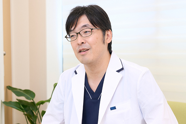 用賀けやき内科 呼吸器内科・アレルギー科 日本呼吸器学会呼吸器専門医など複数の専門医資格を持つ藤原院長