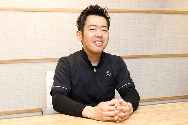 天満コンセプトP歯科 「歯周病は放置せず、早めに取り組むことが大切」と語る末松院長