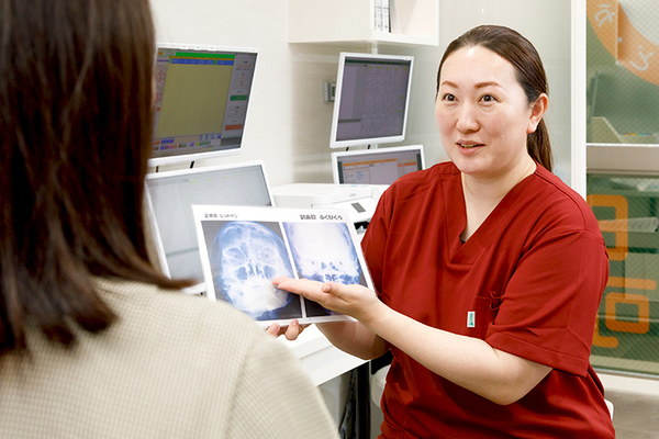 さえき耳鼻咽喉科 分院 風邪症状でも他の病気が隠れている場合があると話す院長