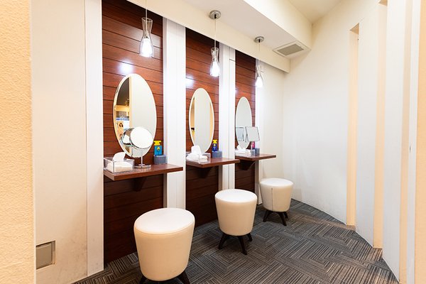 明生アイクリニック 一人ひとりのニーズに合わせたレンズを提案