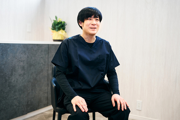 おやけ歯科医院 やわらかな雰囲気で丁寧な対話を大事にする小宅副院長