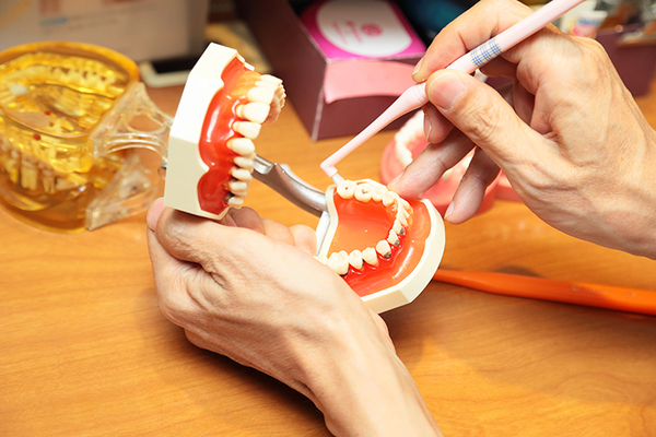 三島歯科 自分の歯の状態や形を理解できる説明を心がけている