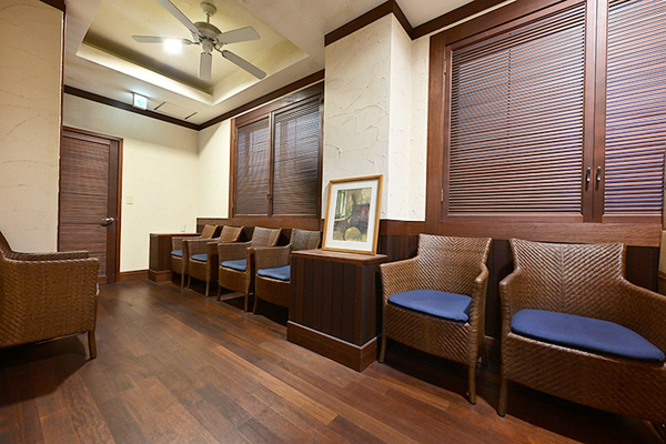 湘南台しらがクリニック 湘南台駅東口から徒歩3分のところに位置し、アクセス良好