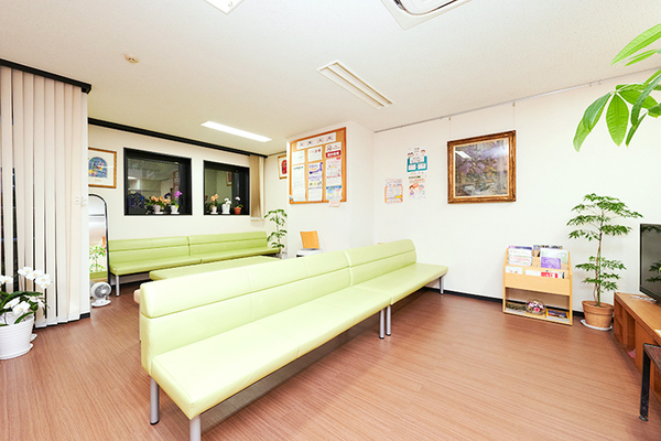 関内サンドウ内科医院 JRや横浜市営地下鉄の2路線からの来院が可能