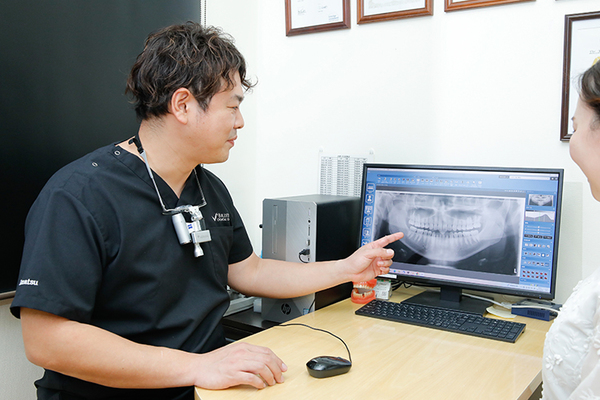 ブリストデンタルクリニック 長年専門的な研鑽を積んできた院長が治療を行う