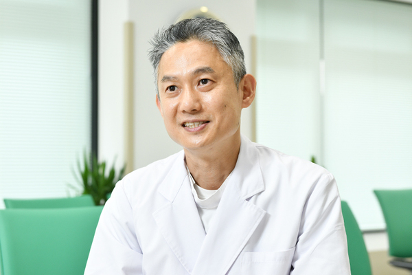 千鳥町内科クリニック 患者の不安や痛みに配慮した内視鏡検査を追求している山本院長