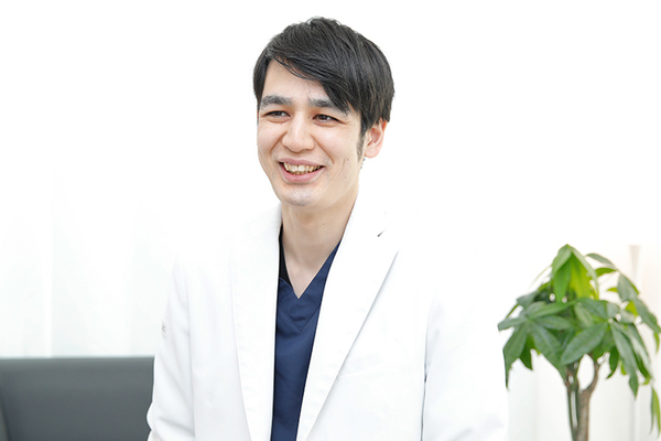 上野御徒町ファラド皮膚科 数日たっても症状が変わらなければ早めに受診してほしいと話す