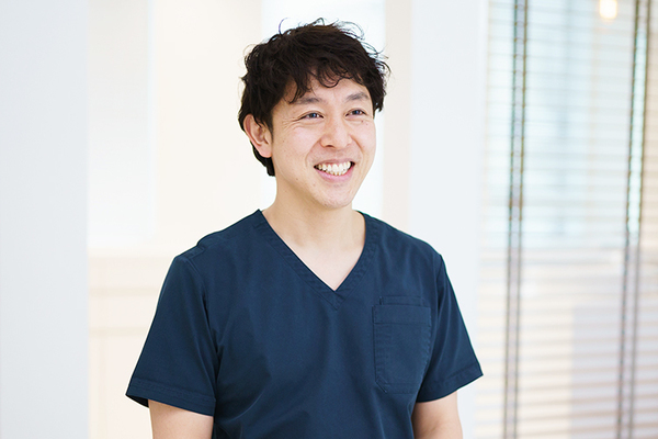 伊藤デンタルクリニック むし歯や歯周病というそもそもの病気を治したいと語る伊藤院長