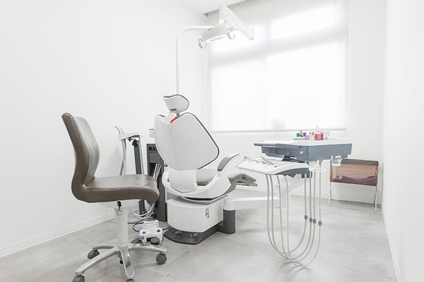 小林歯科医院 審美面だけではない、矯正の可能性を丁寧に説明