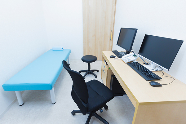 キュアステーションイオンスタイル南砂クリニック 離島医療の経験から、どんな症状・悩みも診ることをモットーに