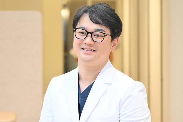 高輪ゲートウェイ駅前整形外科クリニック 患者一人ひとりに合った治療を提案する松崎院長