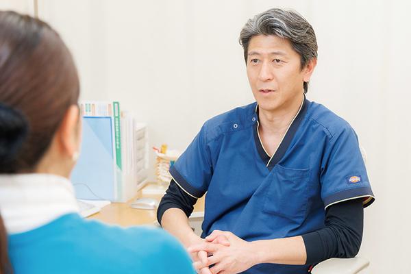 やひろ脳神経外科 患者の話に耳を傾け、痛みの原因を探る