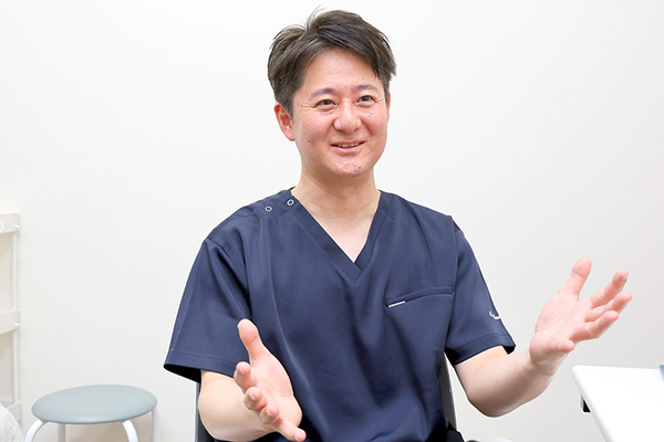 鼠径ヘルニア日帰り手術 広島アルプスクリニック 「悩みなど気軽に相談してほしい」と話す中島院長