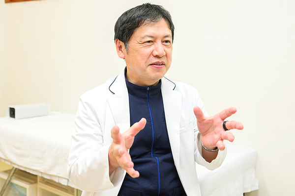 丸山内科クリニック 「肝臓についてよく知り、健康に保ってほしい」と話す丸山院長