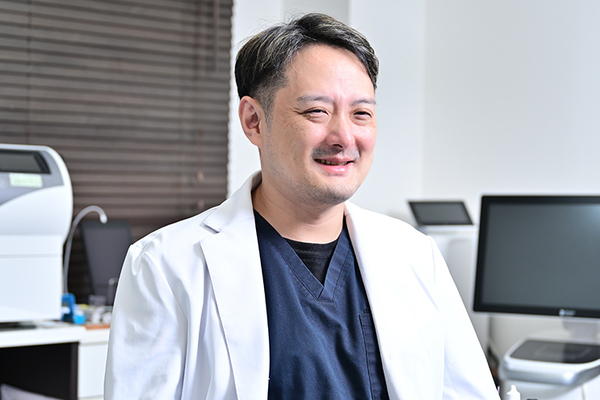 小松歯科医院 治療を進めるにあたって丁寧な説明を心がけている