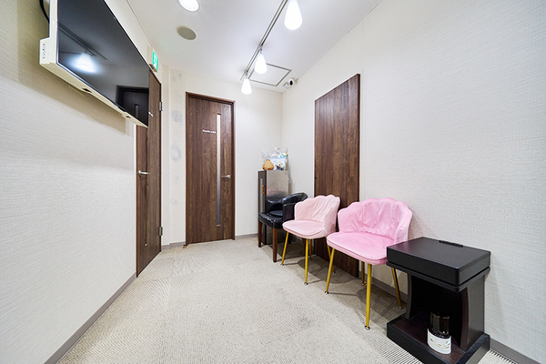 Mori Dental Clinic リラックスできる香りが漂う待合室