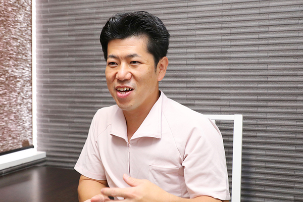 吉田歯科医院 歯を残す治療に注力する吉田健二院長