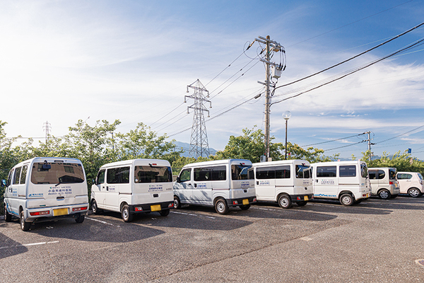 小倉南歯科医院 通院困難な人へ無料の搬送サービスを実施。車いすのまま乗車も可